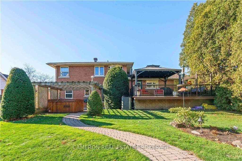 Cornwall, ON K6H 4W3,764 GUY ST