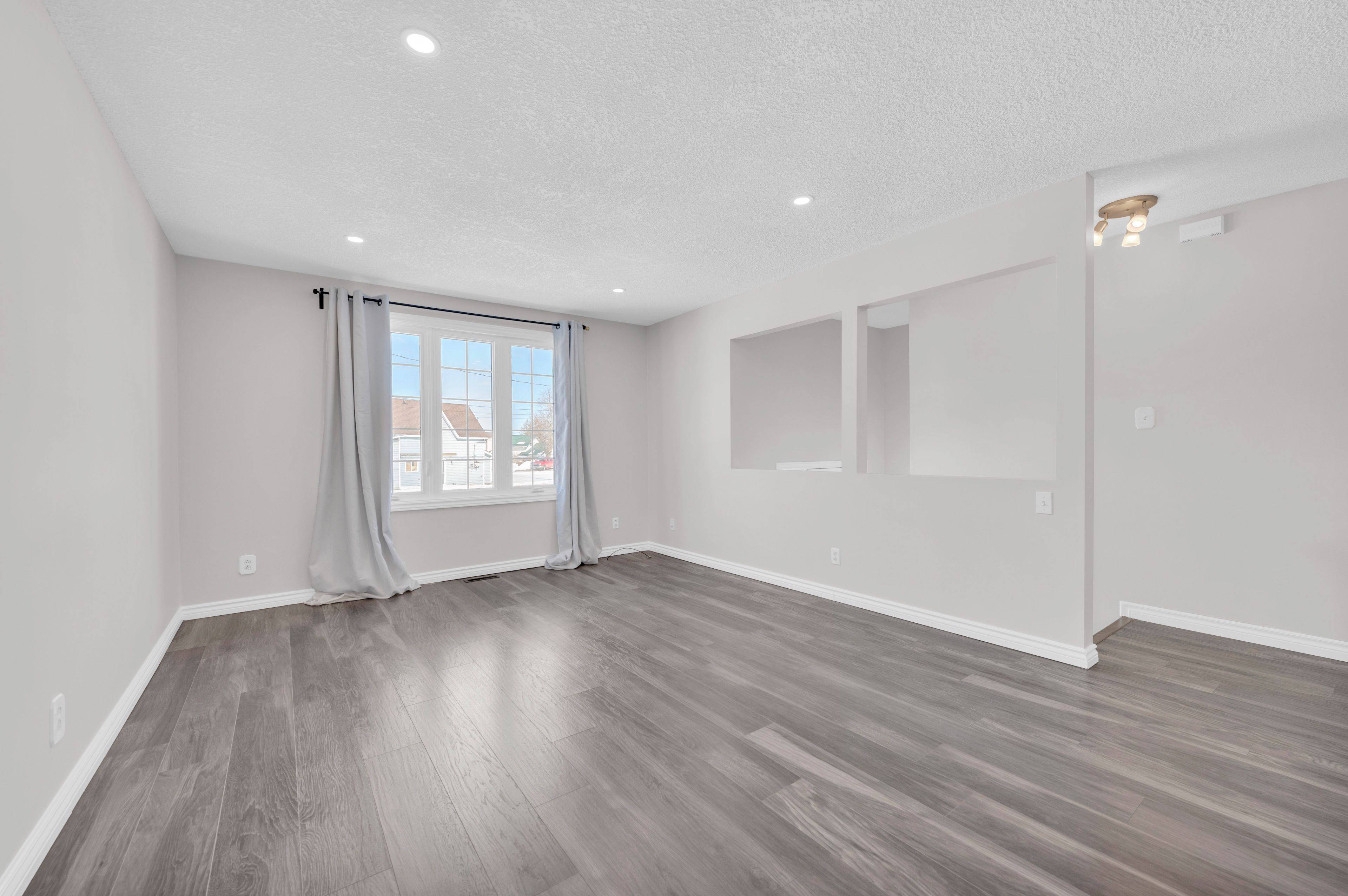 Quinte West, ON K8V 6S9,25 Metcalfe ST #A