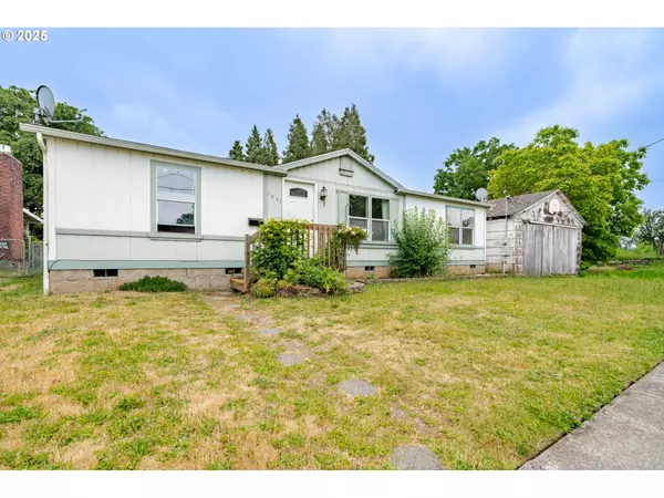 1041 HIATT ST, Lebanon, OR 97355