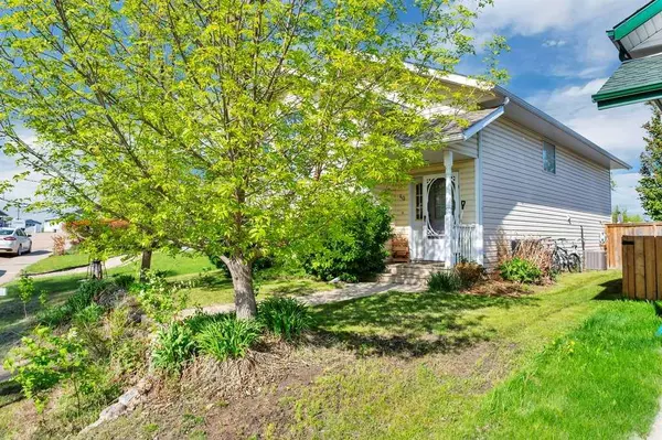 Lacombe, AB T4L 2H1,40 Country Ridge Close