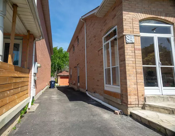 Toronto E08, ON M1W 3W9,84 Bridlegrove DR