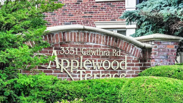 Mississauga, ON L5A 4N5,3351 Cawthra RD #218