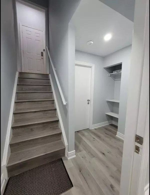 56 Vanderpool CRES, Brampton, ON L6P 3W7