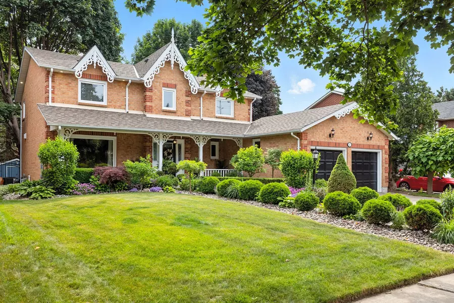 3 Whitburn ST, Whitby, ON L1R 1E5