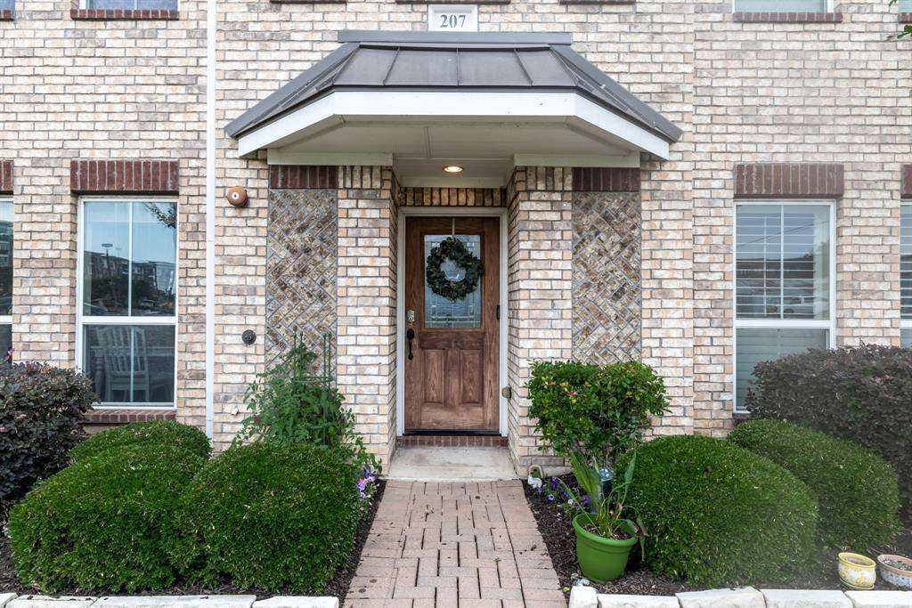 Lewisville, TX 75057,207 S Kealy Avenue