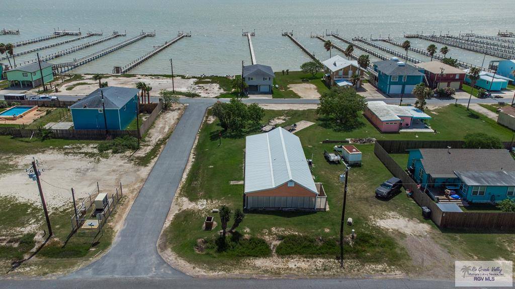448 BAYSHORE DR, Port Mansfield, TX 78598
