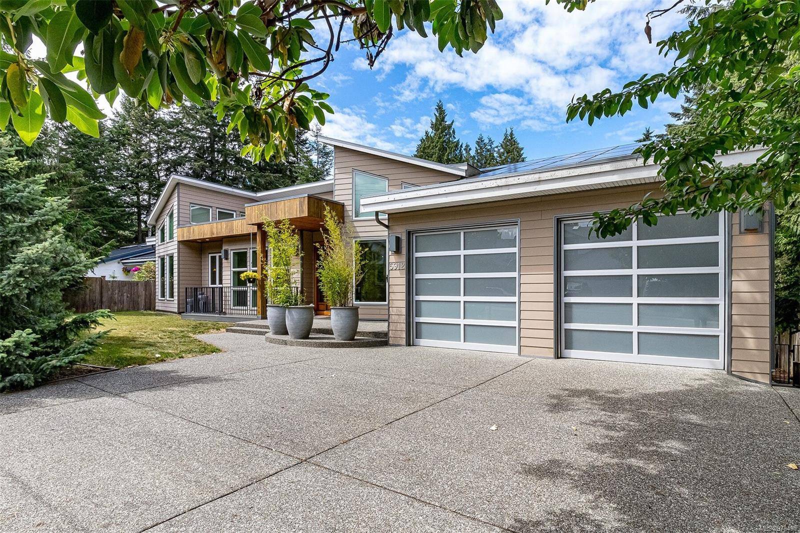 Nanaimo, BC V9V 1C8,5912 Waldbank Rd
