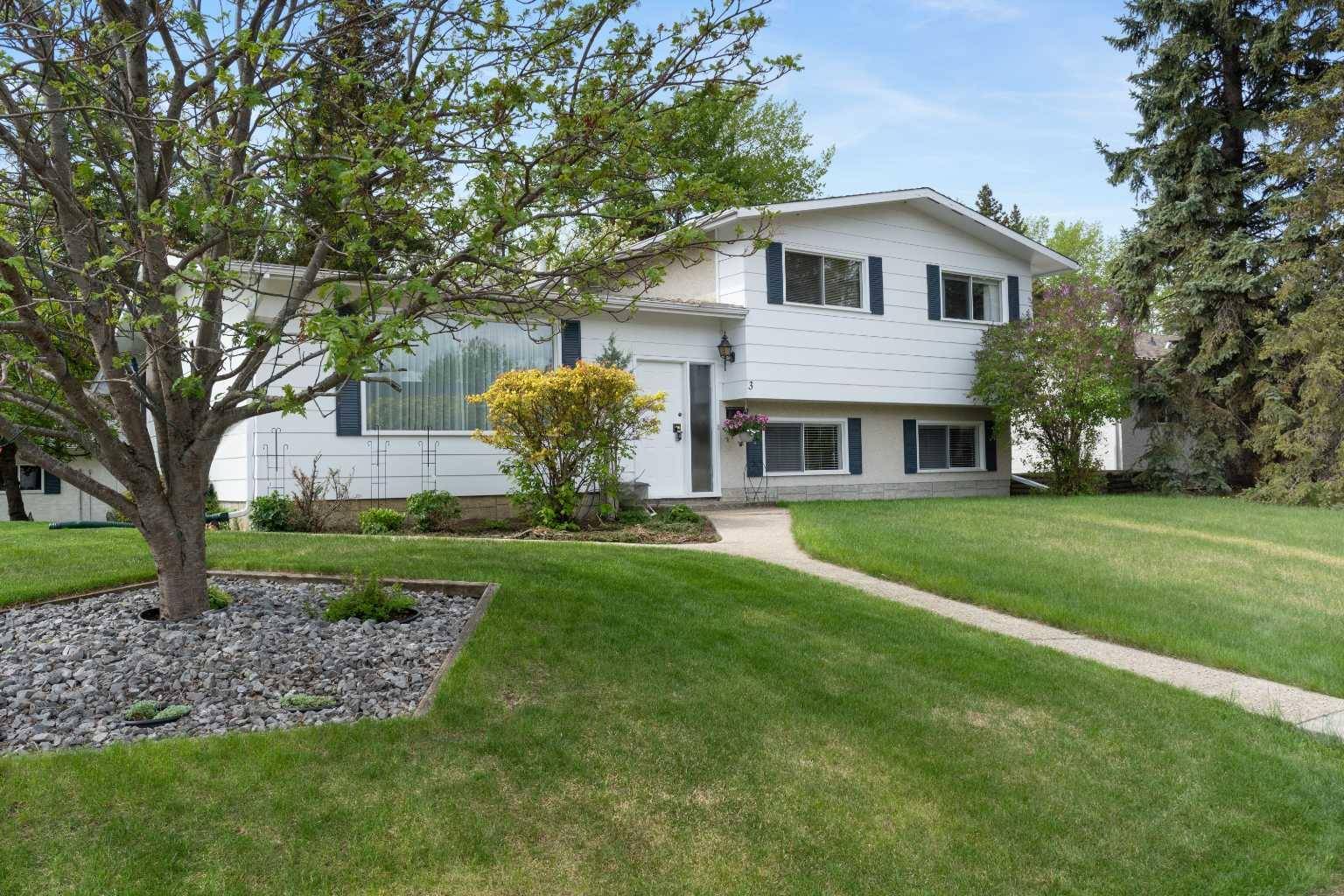 3 Chickadee DR, Whitecourt, AB T7S 1G3