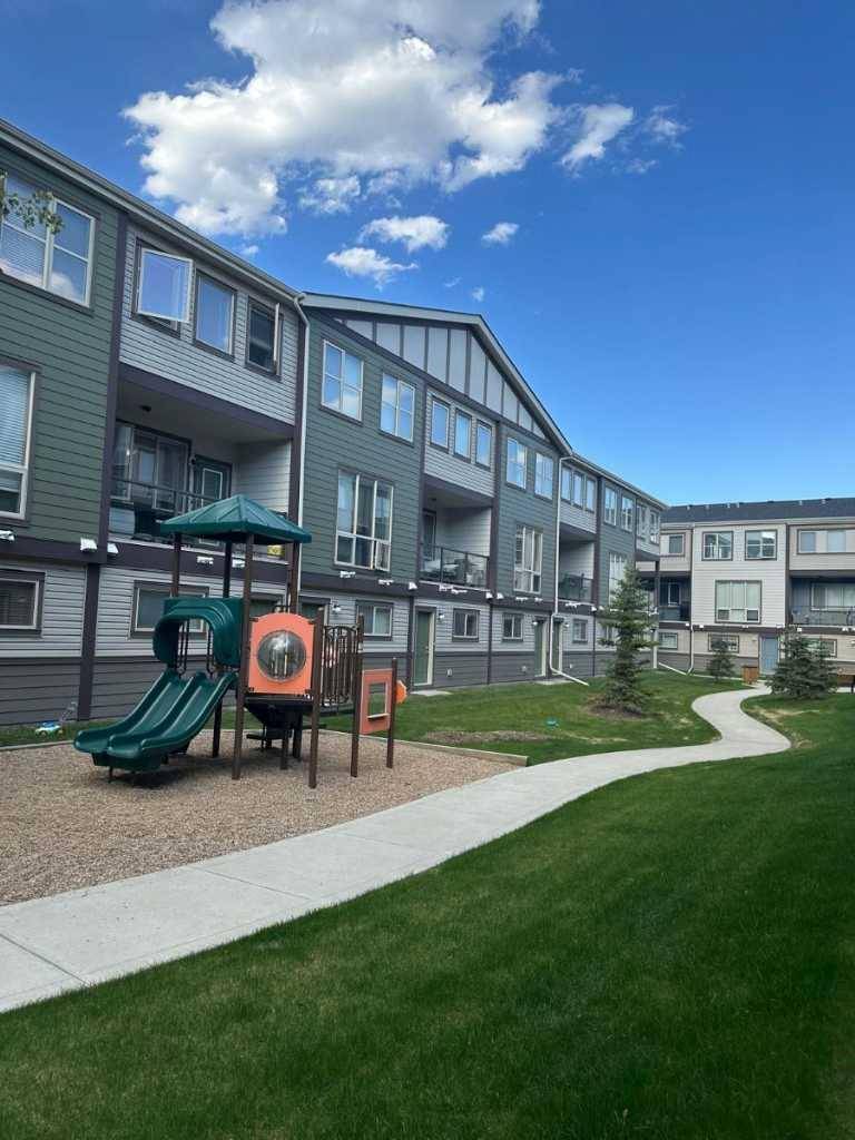 Red Deer, AB T4P 0V6,125 Caribou CRES #904