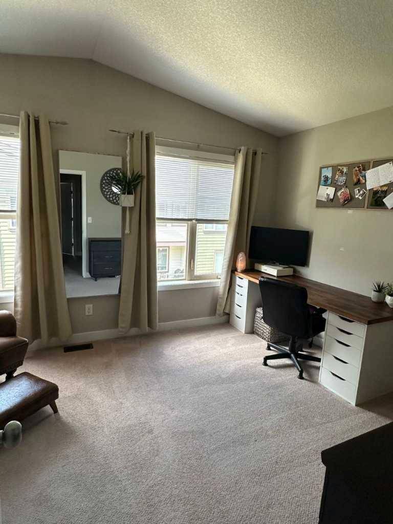 Red Deer, AB T4P 0V6,125 Caribou CRES #904