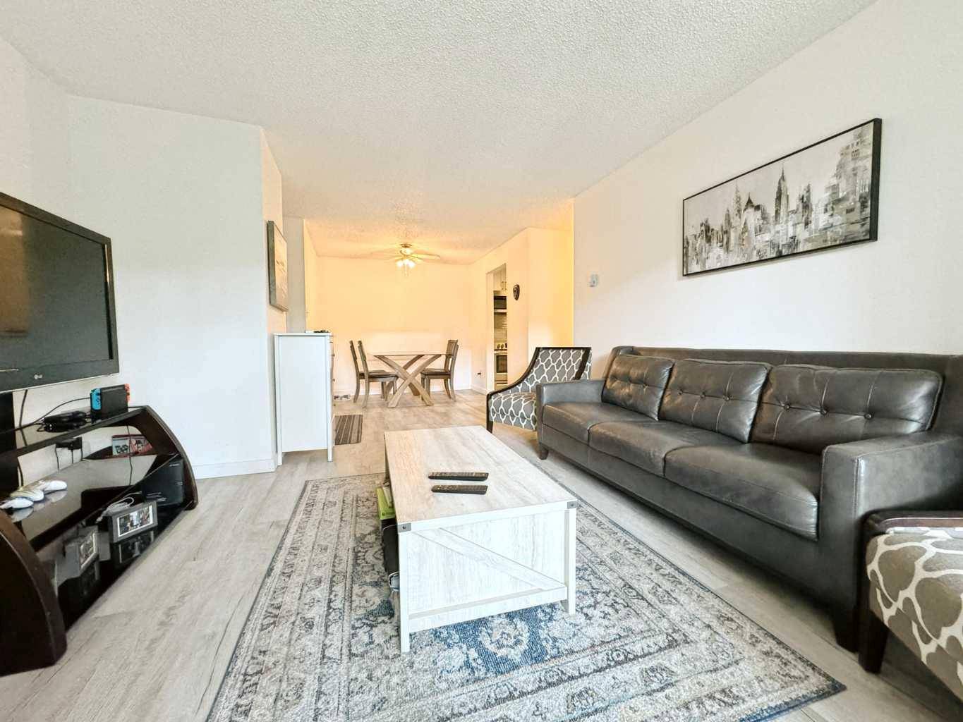 Calgary, AB T2W 1G7,315 Southampton DR Southwest #7211