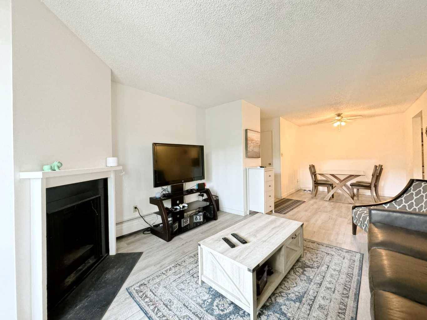 Calgary, AB T2W 1G7,315 Southampton DR Southwest #7211