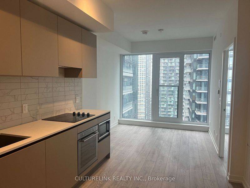 Toronto C01, ON M5V 3W2,55 Mercer ST #3808