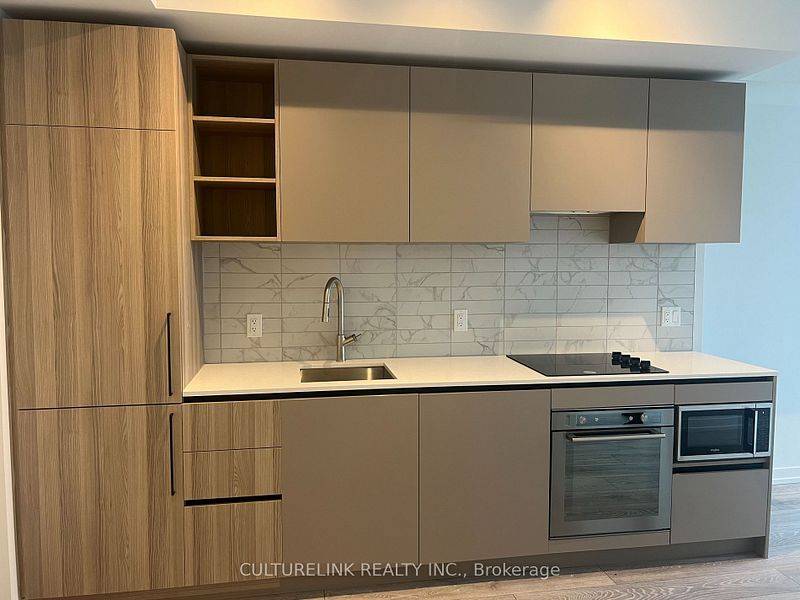 Toronto C01, ON M5V 3W2,55 Mercer ST #3808