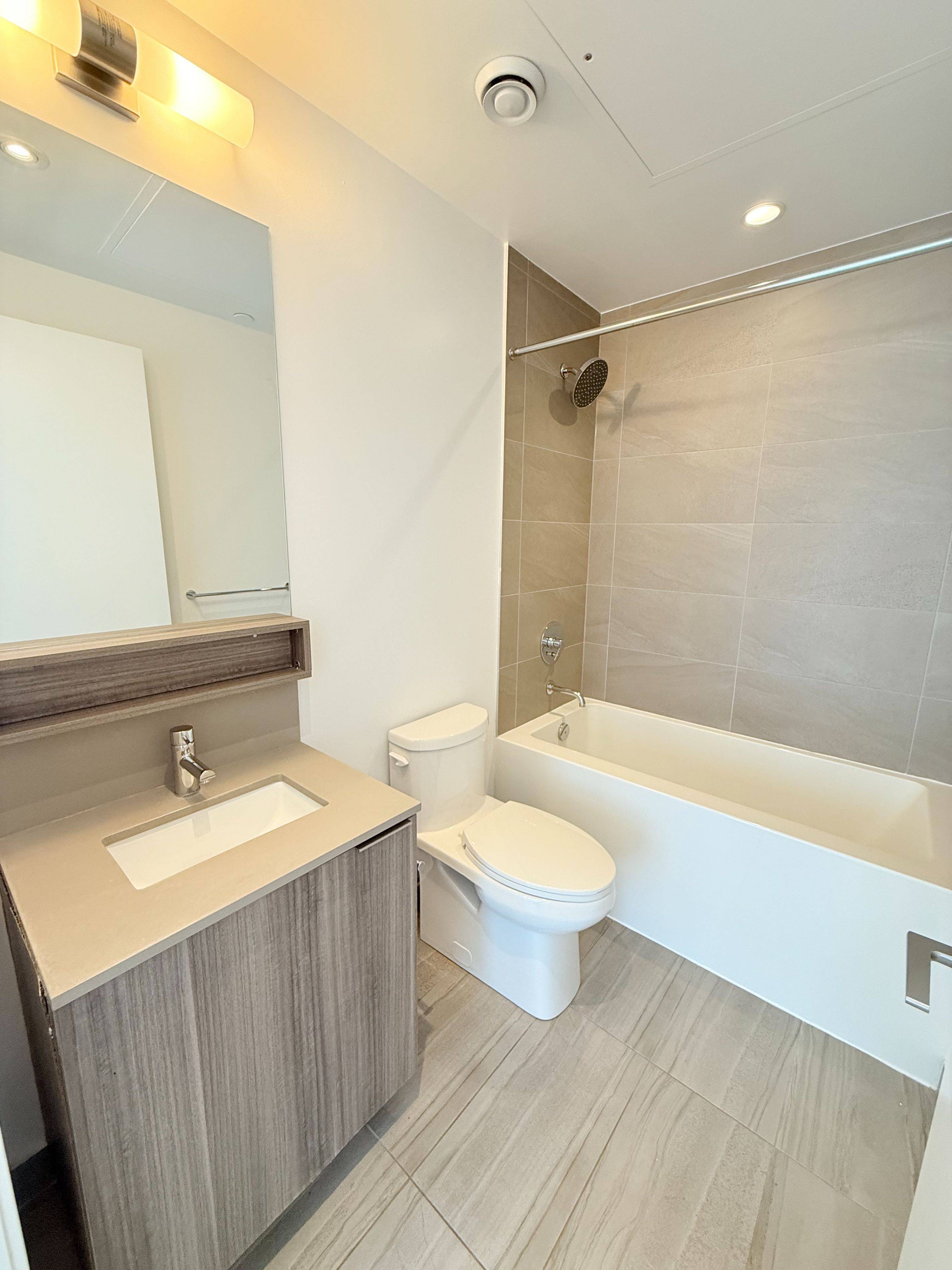 Vaughan, ON L4K 0J5,5 Buttermill AVE #601