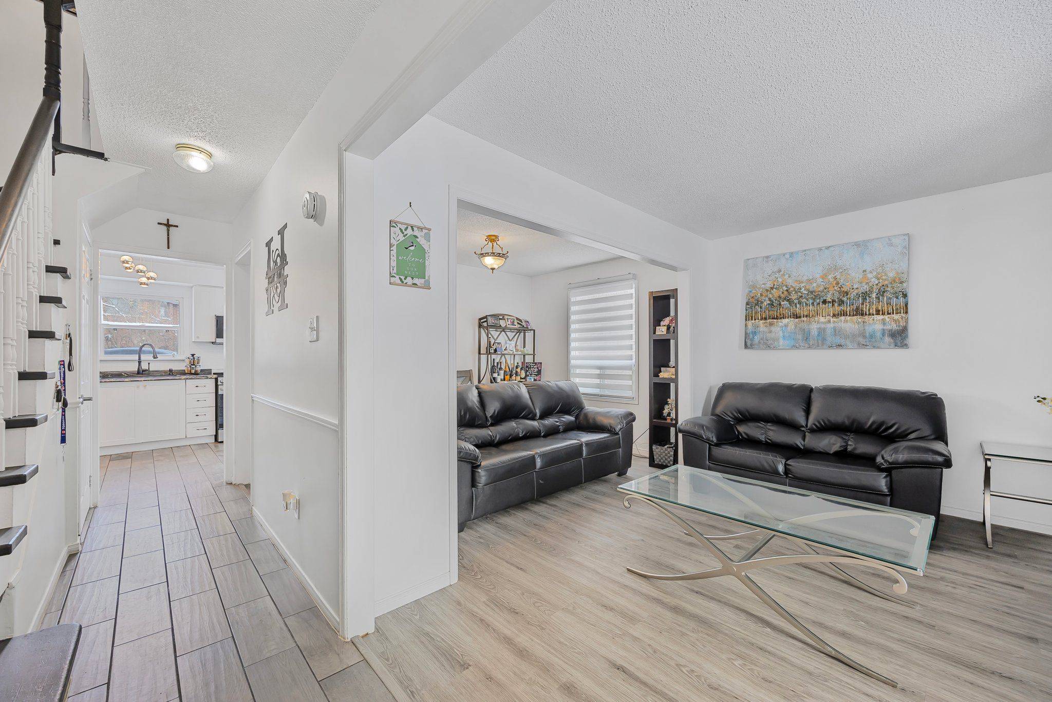 13 Wallace DR, Barrie, ON L4N 7E2
