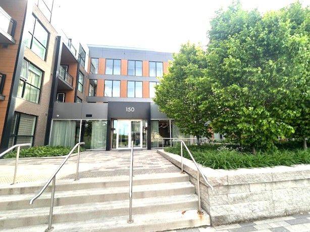 150 Sabina DR #104, Oakville, ON L6H 7C3