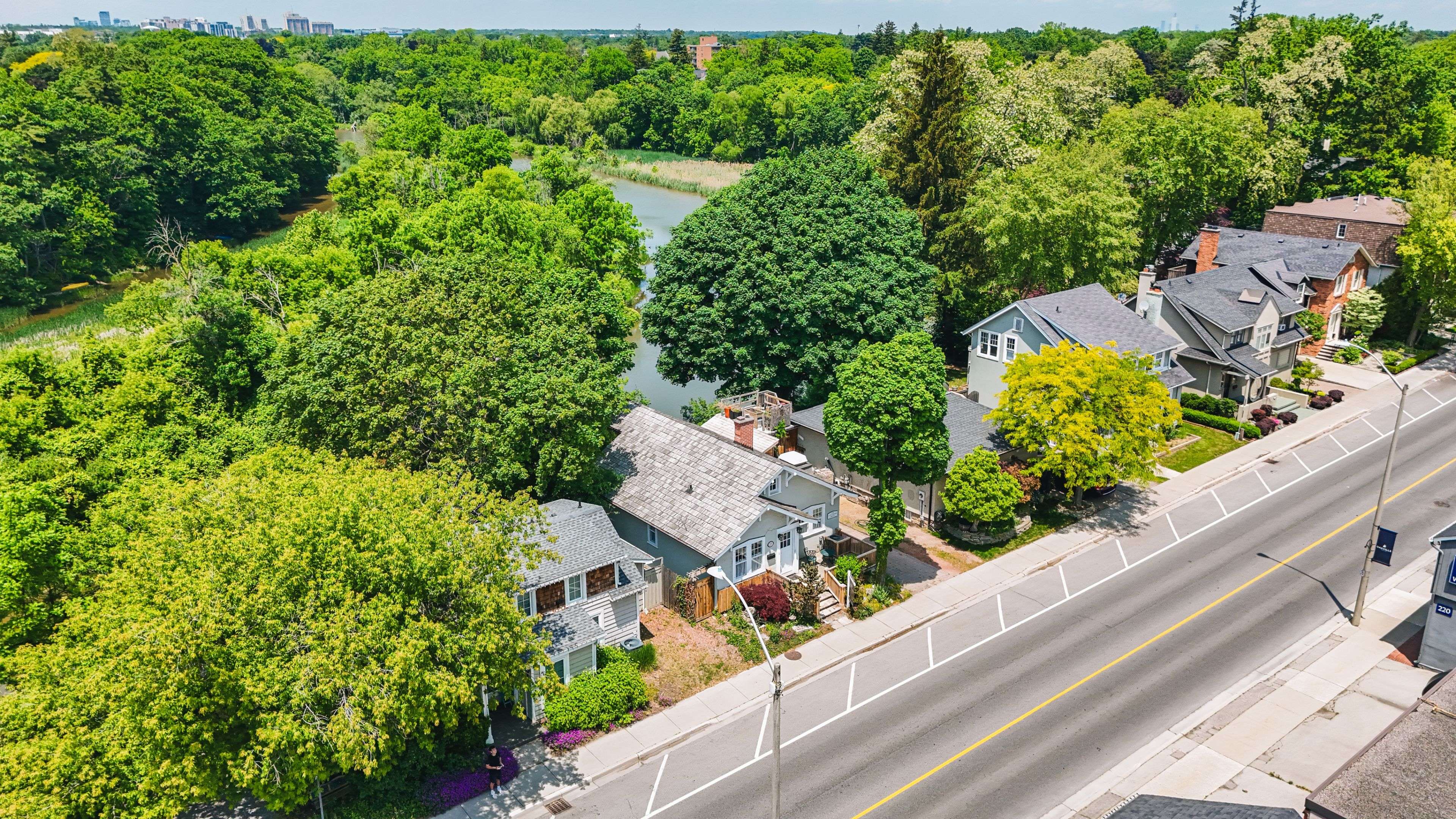Oakville, ON L6J 1P5,213 Randall ST