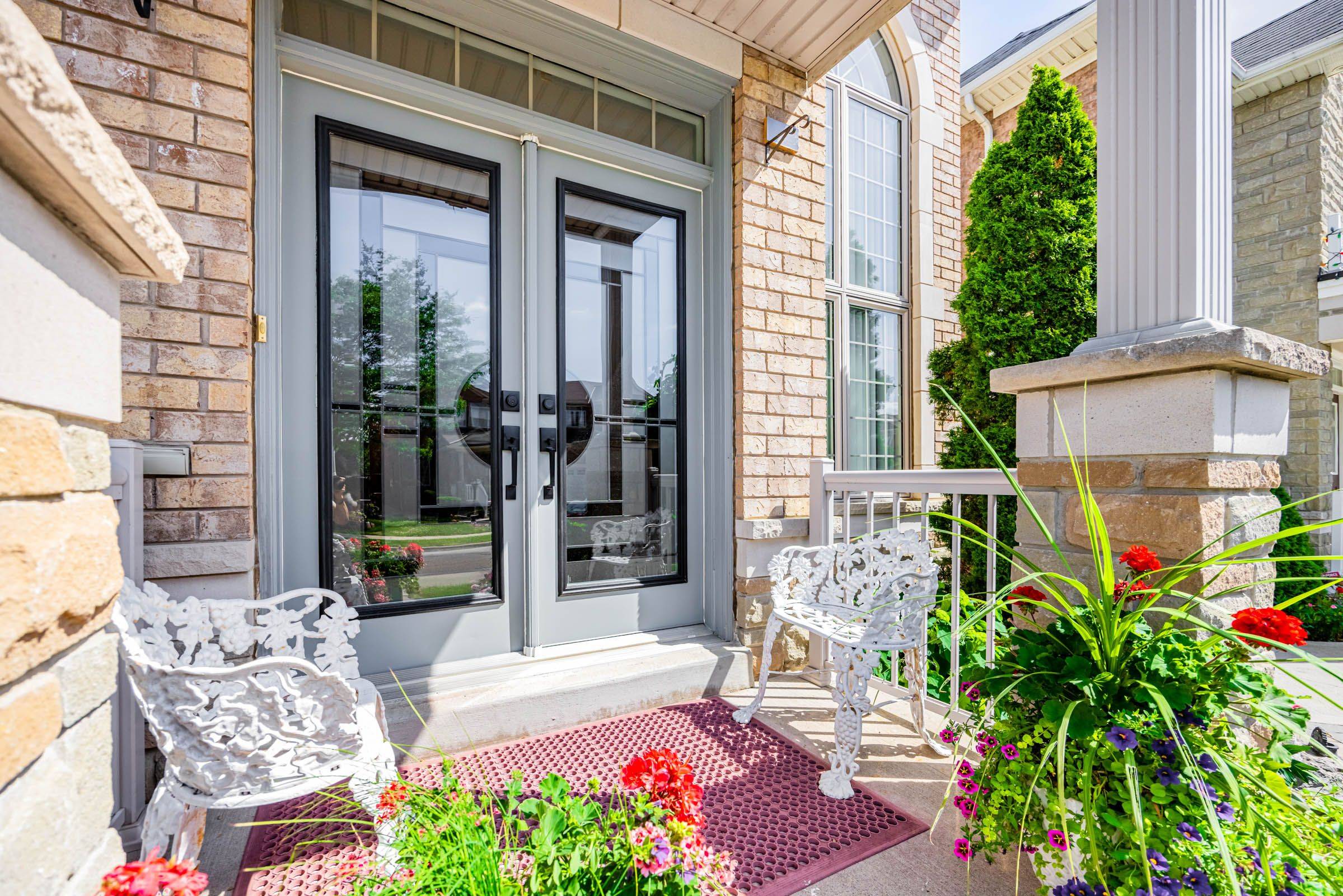 Brampton, ON L6Y 5R8,53 Maddybeth CRES