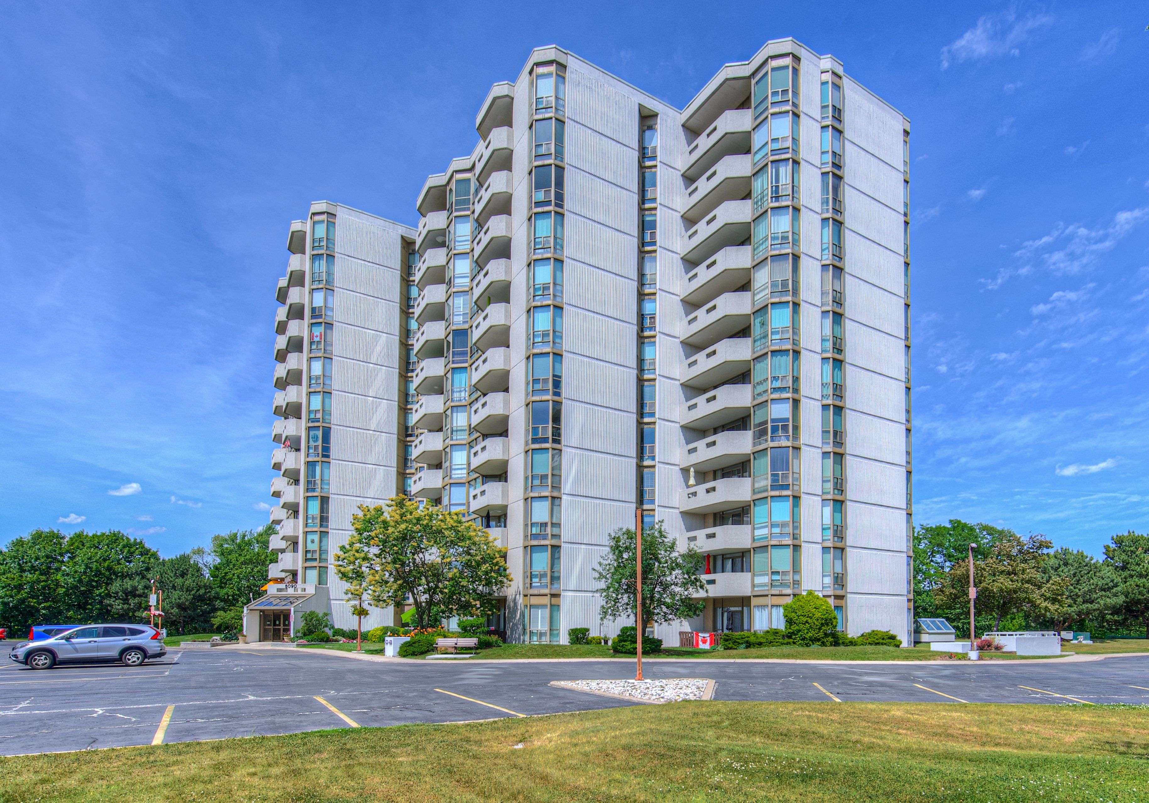 5090 Pinedale AVE #203, Burlington, ON L7L 3V8