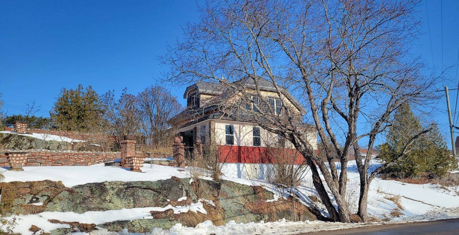 Parry Sound Remote Area, ON P0G 1A0,945 Riverside DR