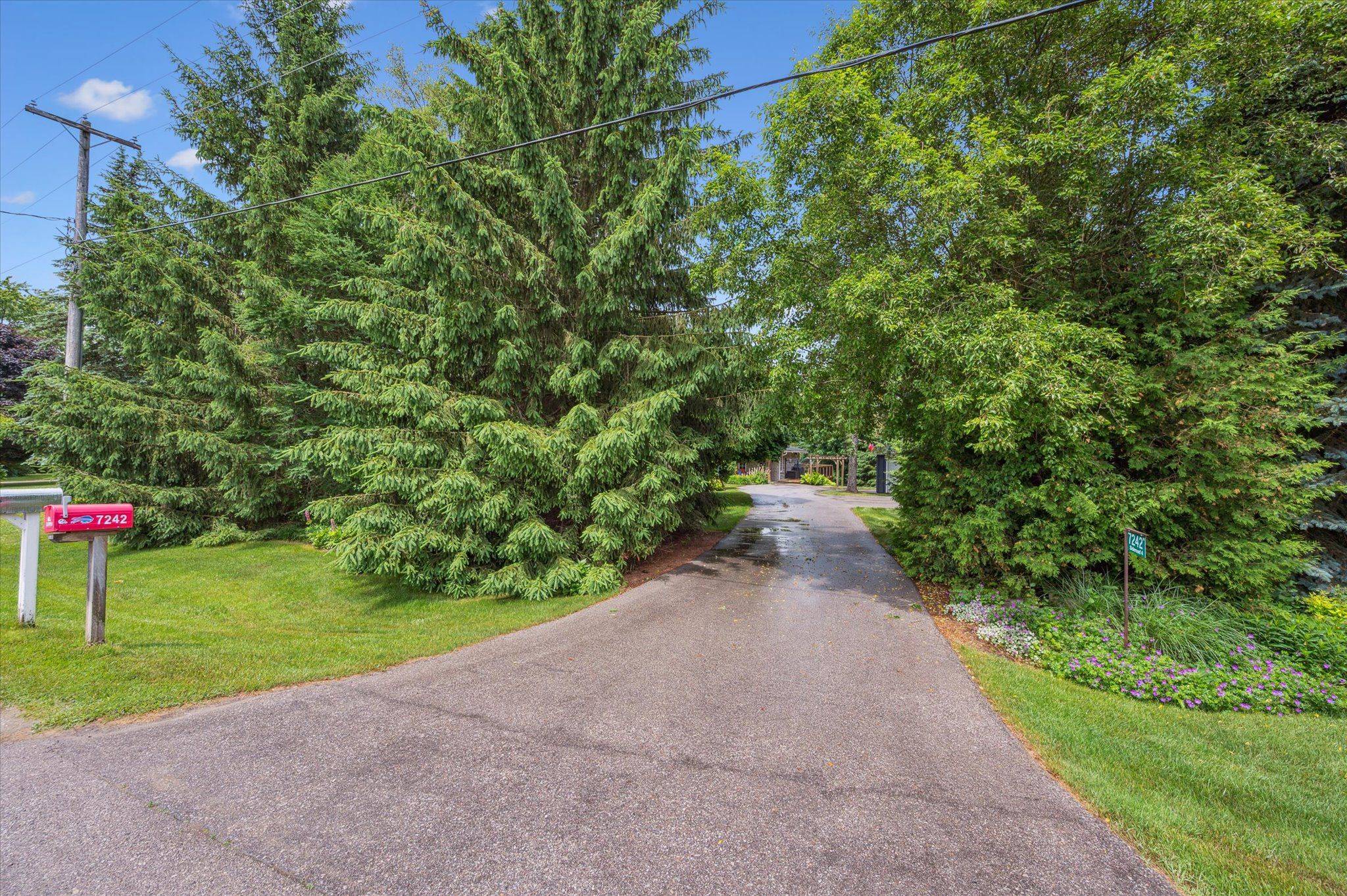 Centre Wellington, ON N0B 1B0,7242 4 Side Road