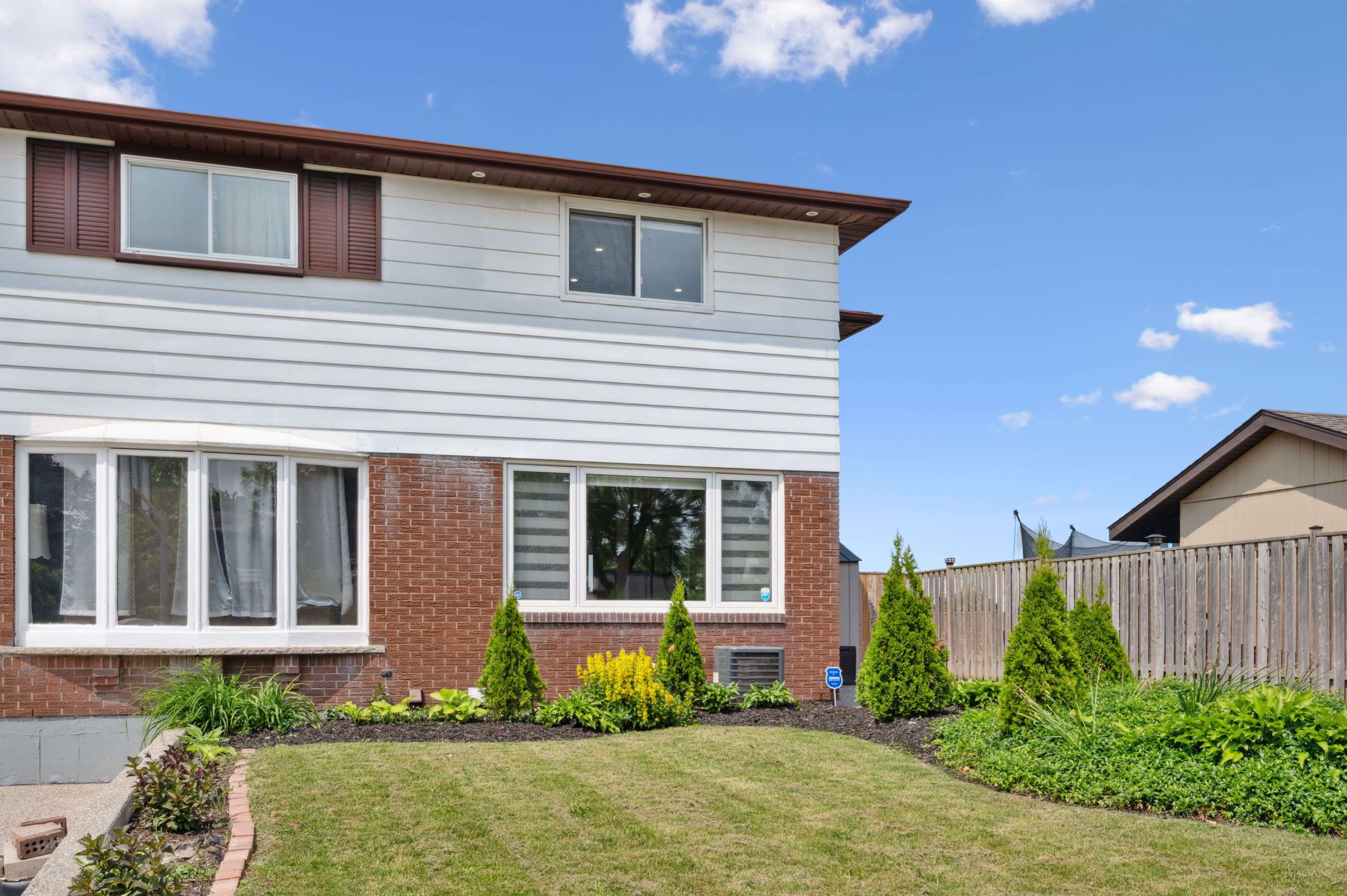 Kitchener, ON N2M 2G1,122 Mooregate CRES