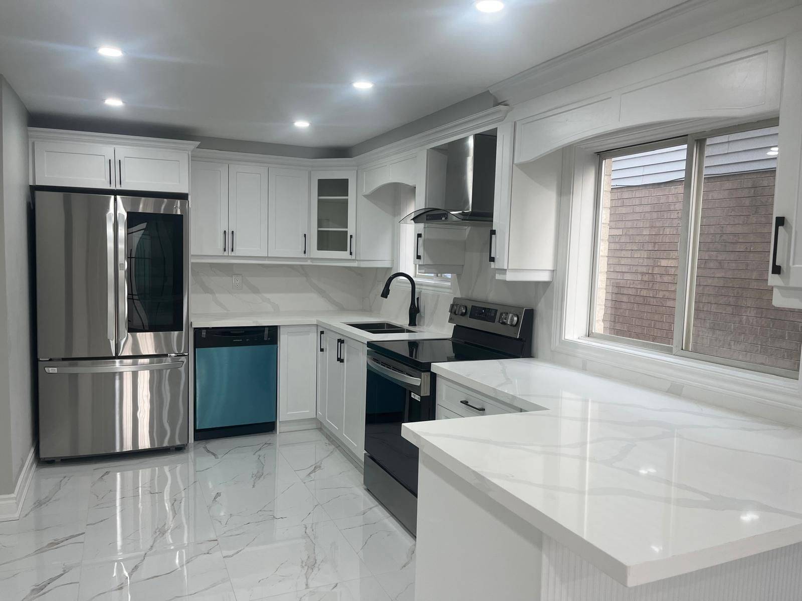 Cambridge, ON N1R 8C3,98 Steeles CRES