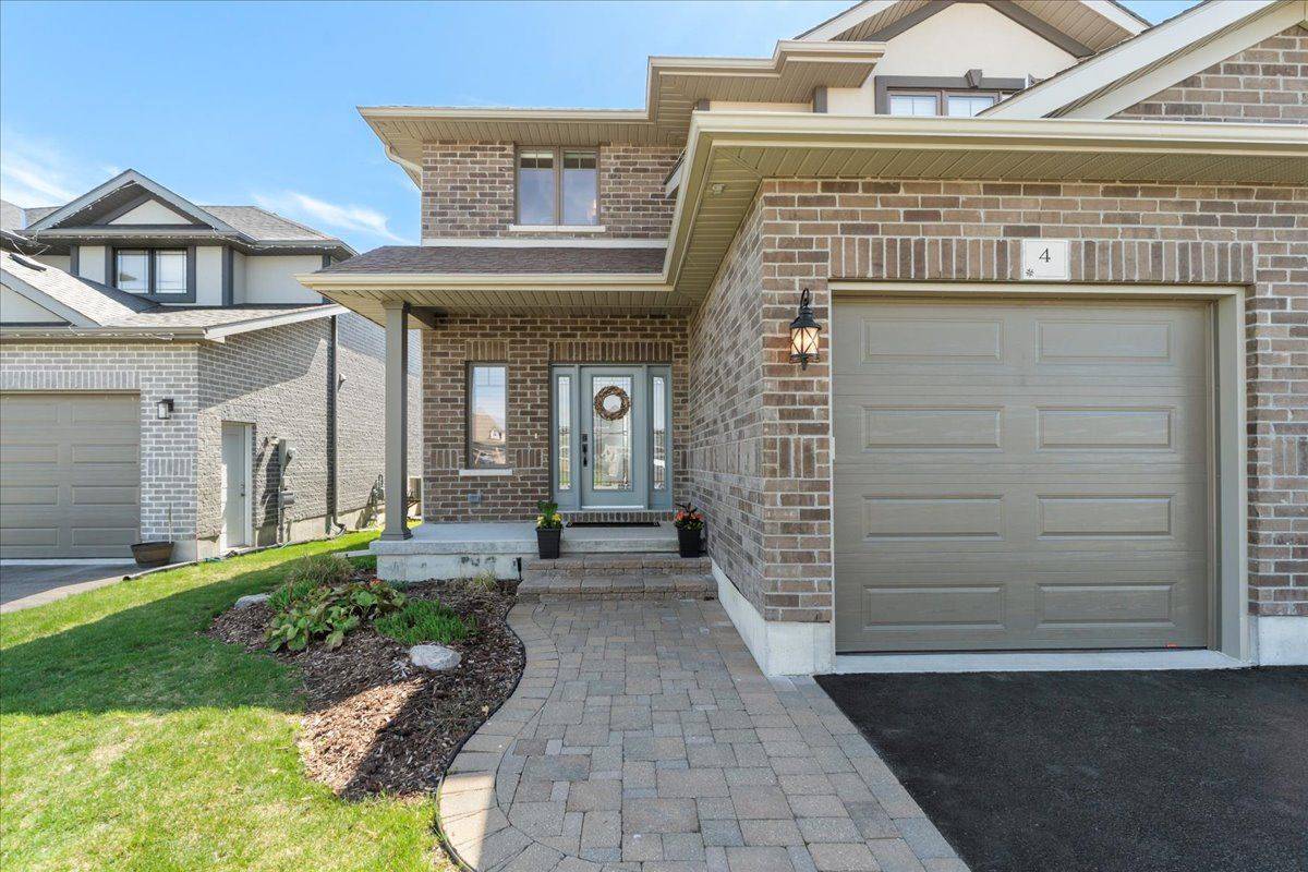 Belleville, ON K8N 0E7,4 Trinity CT