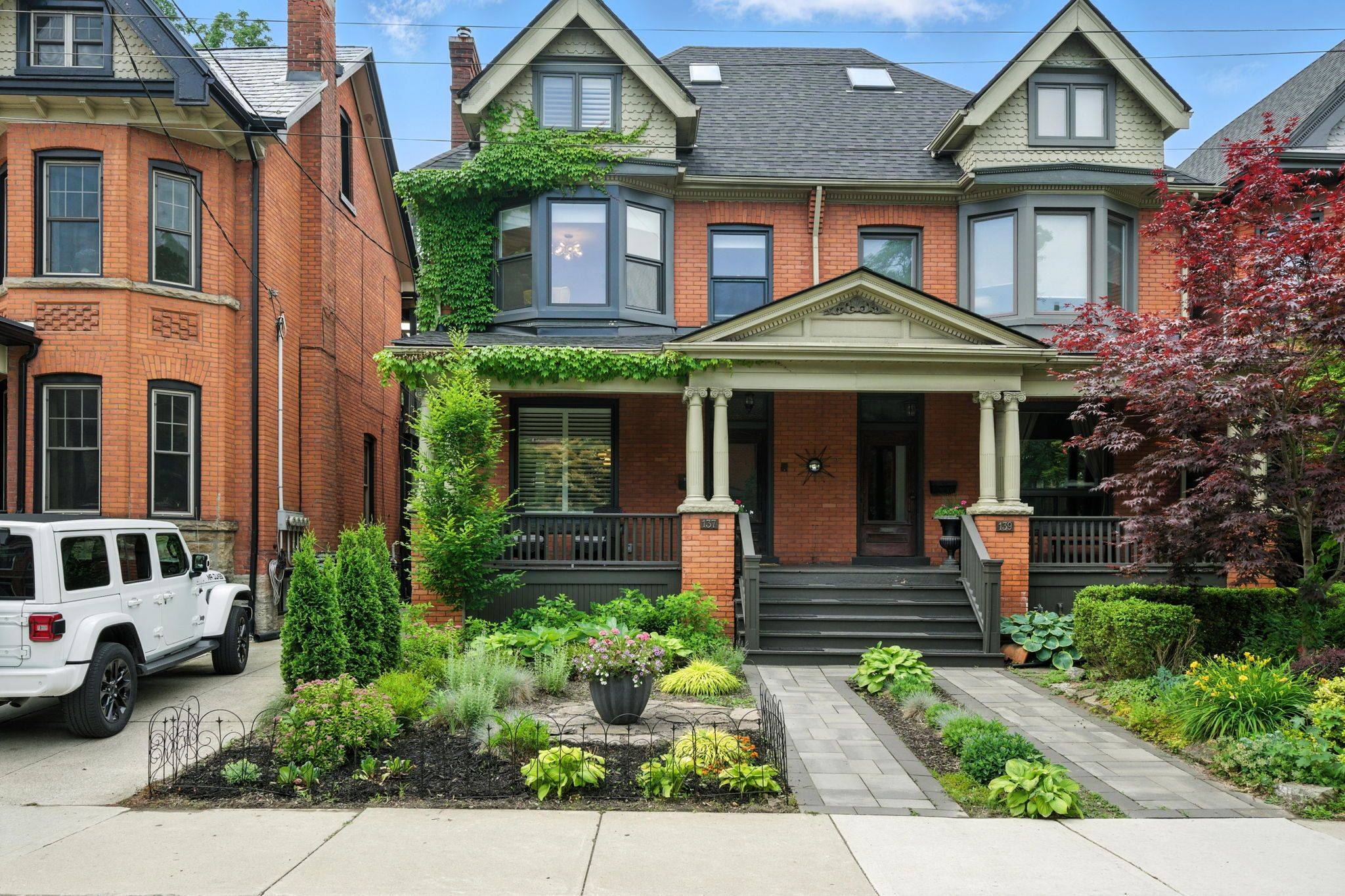 Hamilton, ON L8P 2K3,137 Markland ST