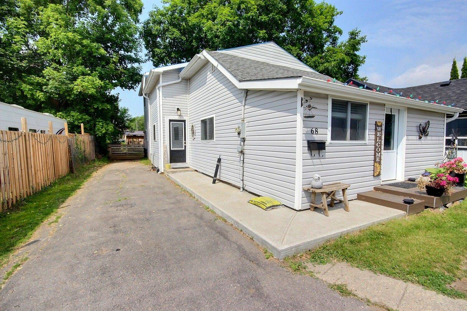 Quinte West, ON K8V 4M3,68 Water ST