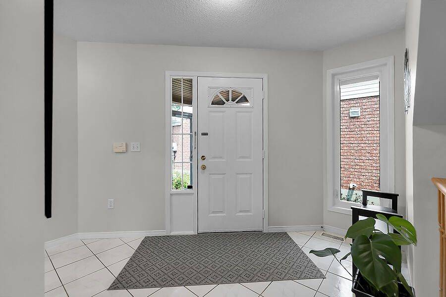 Guelph, ON N1G 5A7,105 Southcreek TRL
