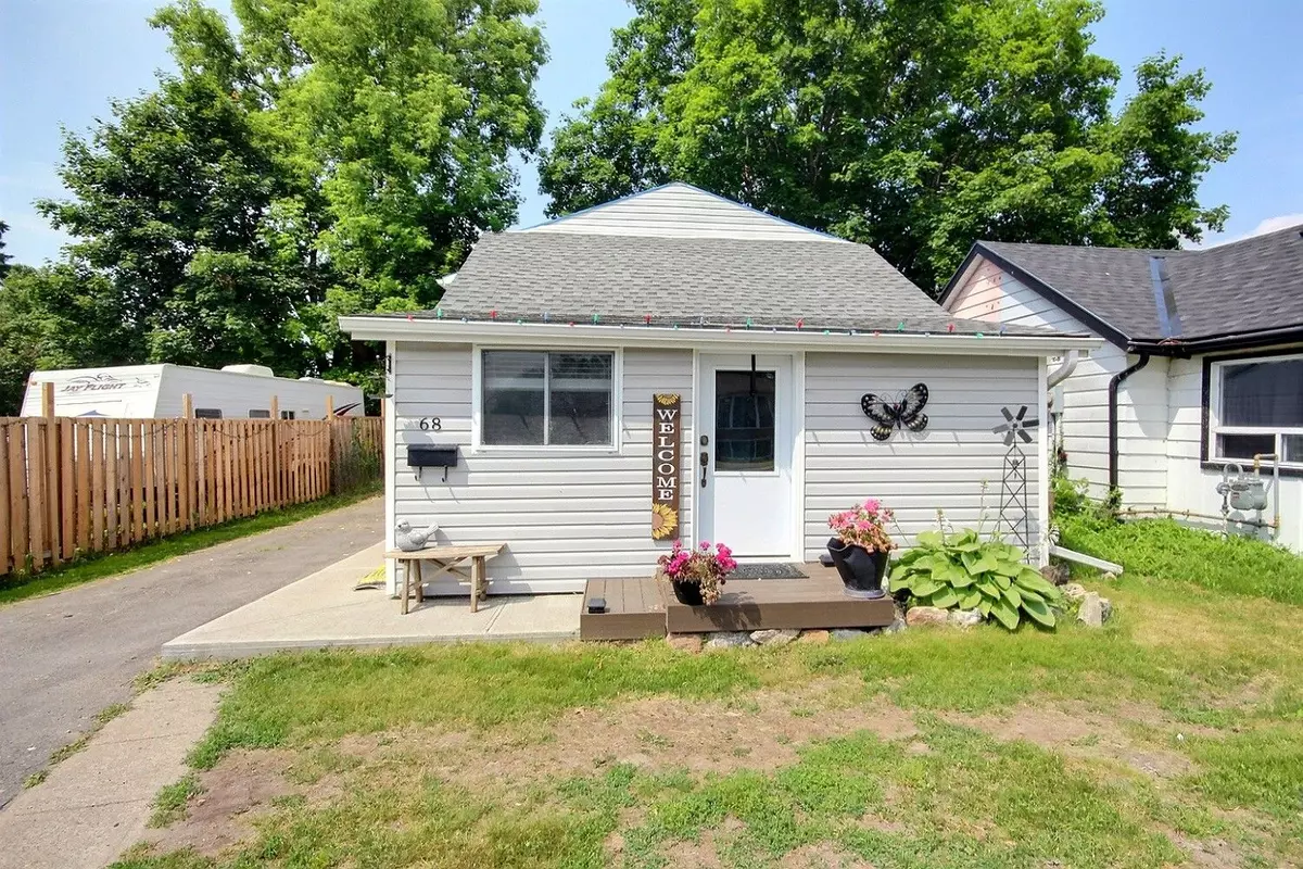Quinte West, ON K8V 4M3,68 Water ST