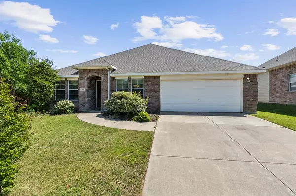 608 Knollwood Trail Court,  Oak Point,  TX 75068