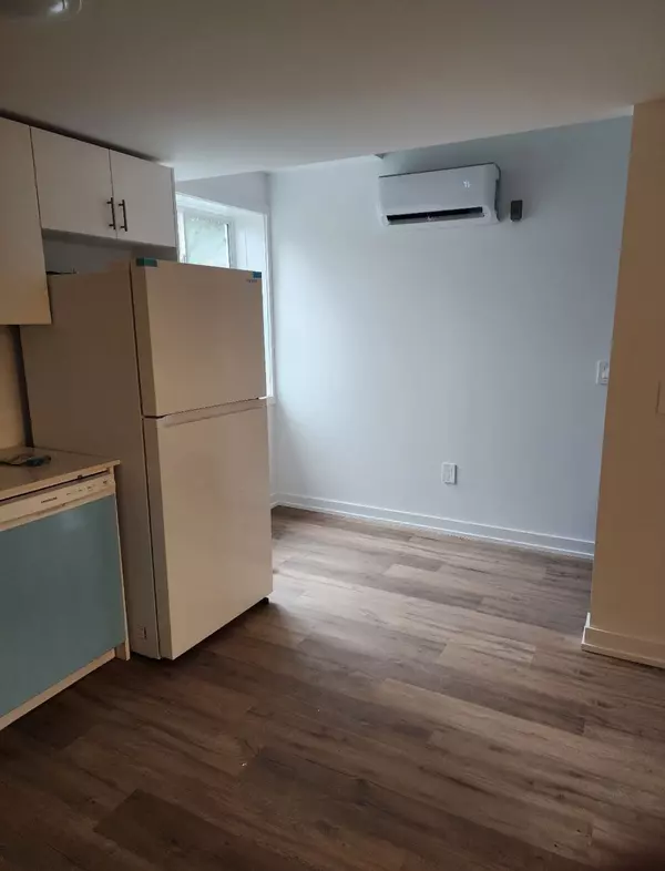 Welland, ON L3B 3E7,249 Dain AVE #Basement