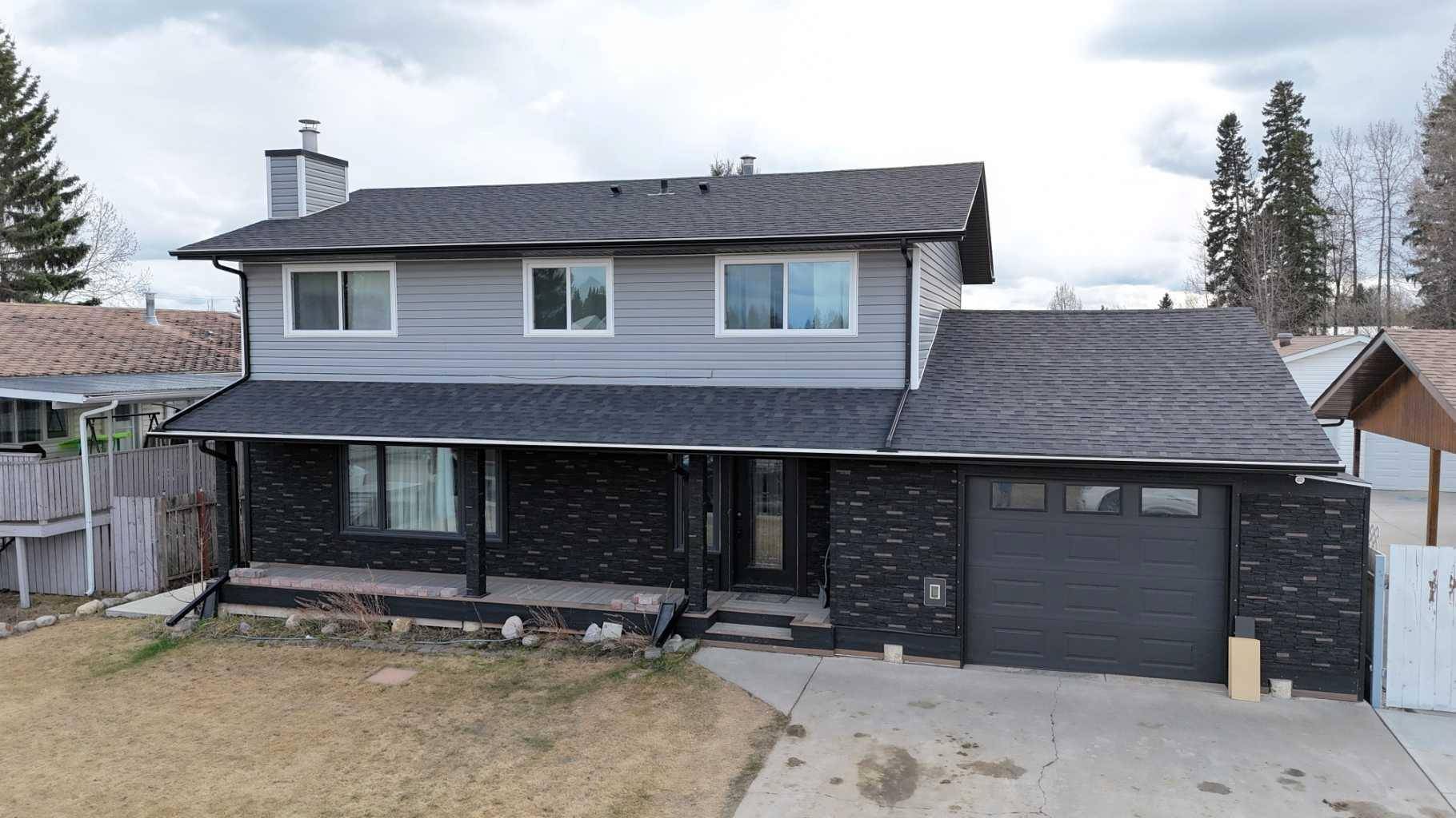 1206 50 ST, Edson, AB T7E 1G2