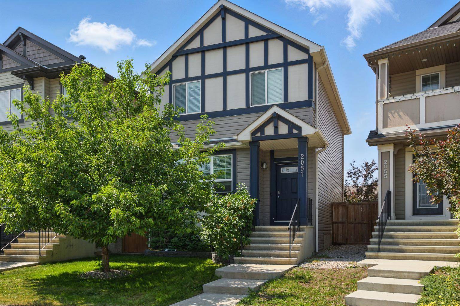 2051 New Brighton PARK Southeast, Calgary, AB T2Z 1B1