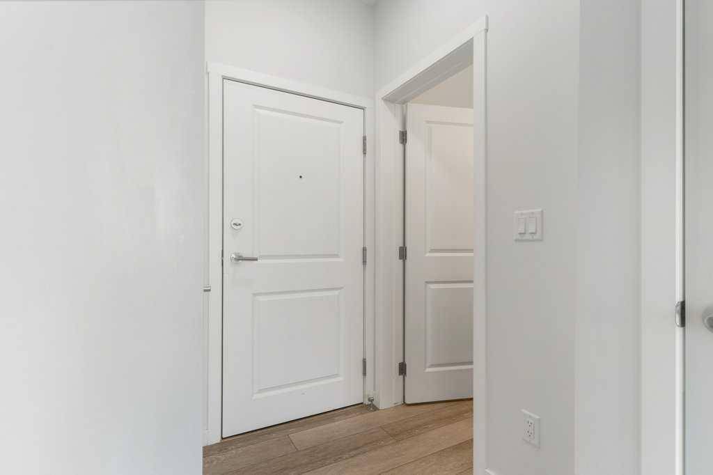 Calgary, AB T3R 1T7,3727 Sage Hill DR NW #3405