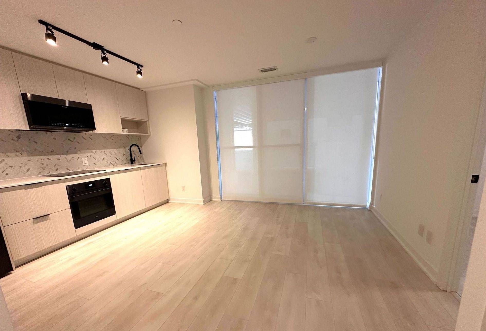 Toronto C08, ON M5A 0W7,5 Defries ST N #208