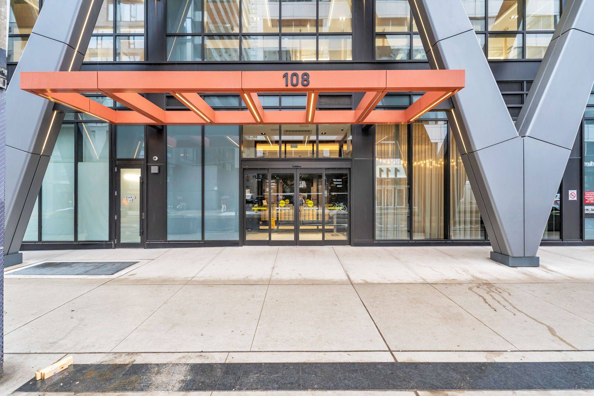 Toronto C01, ON M5V 0W2,108 Peter ST E #1523