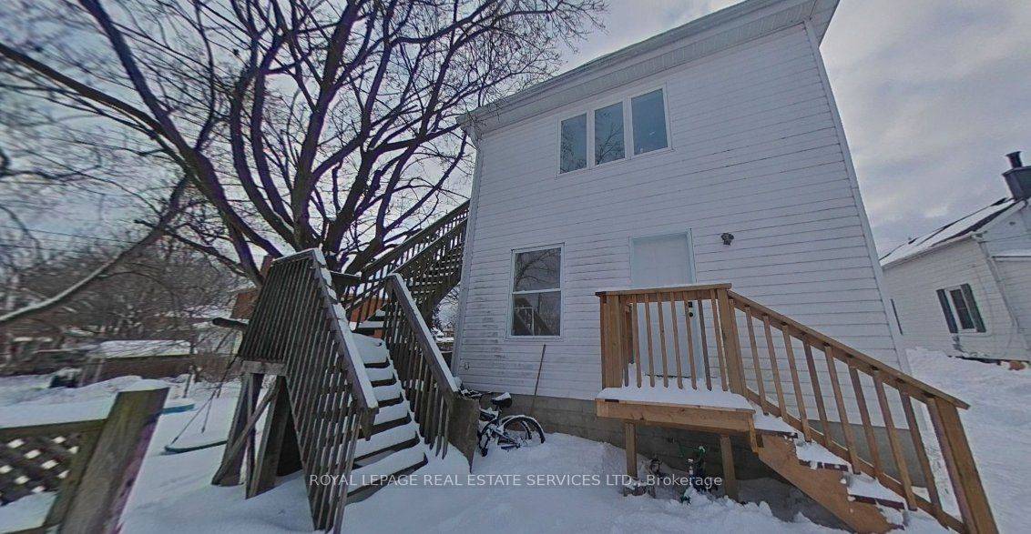 Oshawa, ON L1G 5B4,209 Kendal AVE #REAR