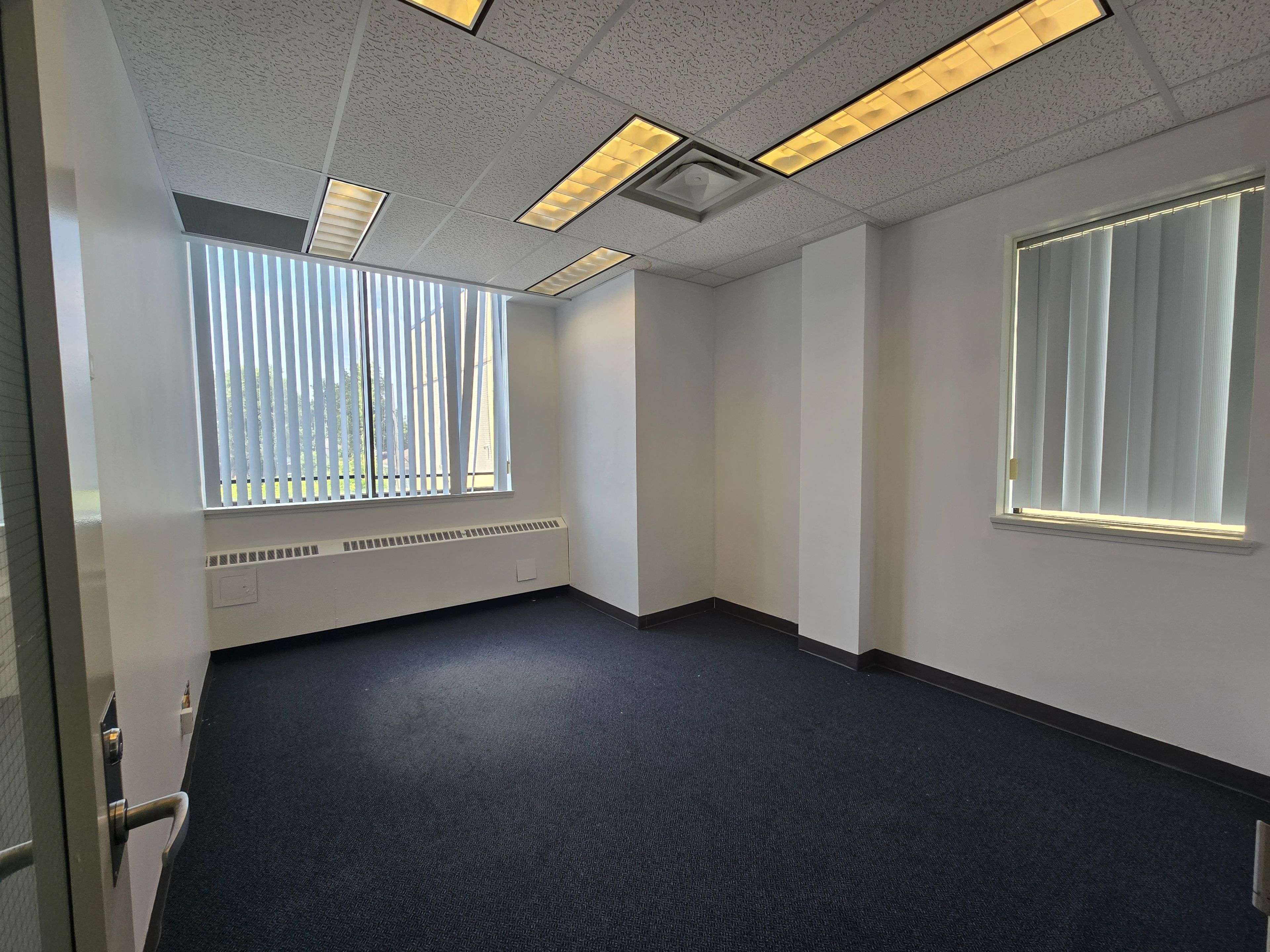Oshawa, ON L1H 4H7,310 Simcoe ST S #205