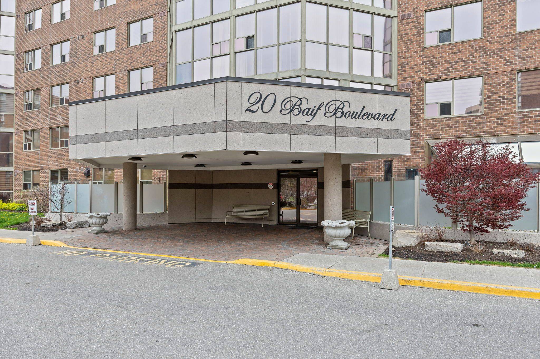 Richmond Hill, ON L4C 8T1,20 Baif BLVD #709