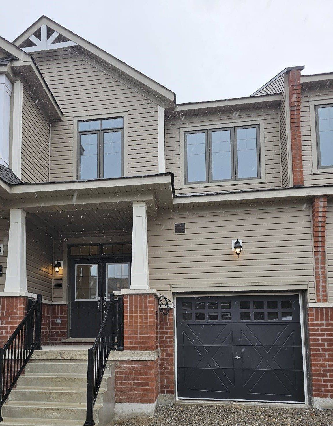 9 Durham AVE W, Barrie, ON L9J 0W2