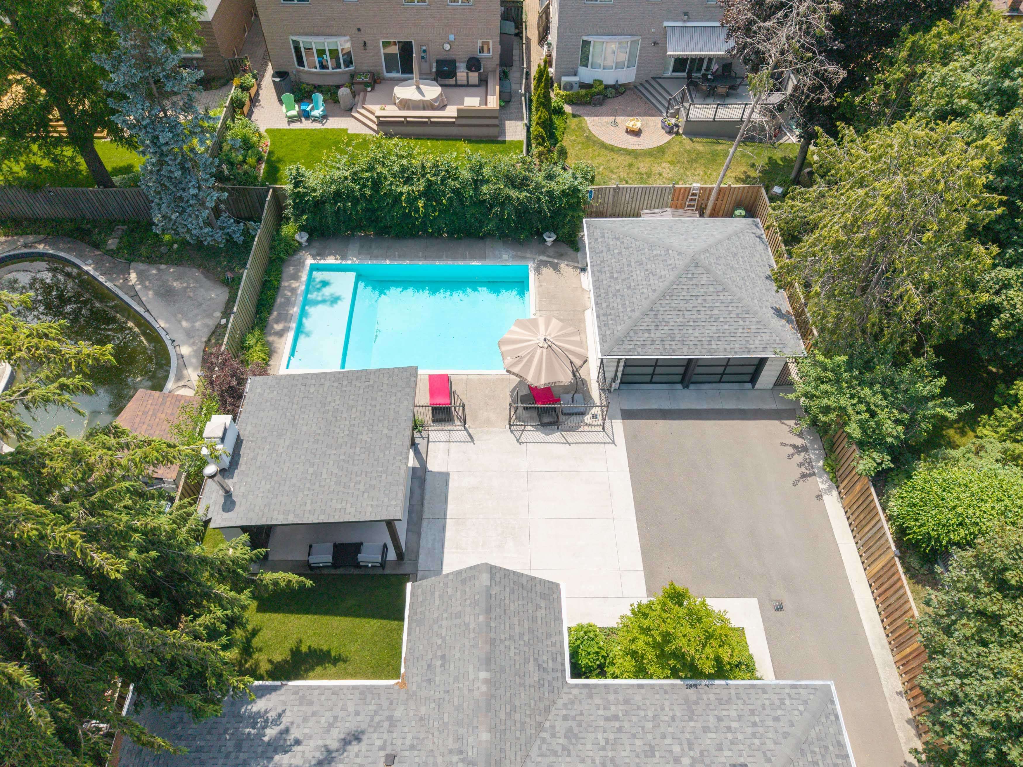 Toronto W08, ON M9B 5B7,92 Warwood RD