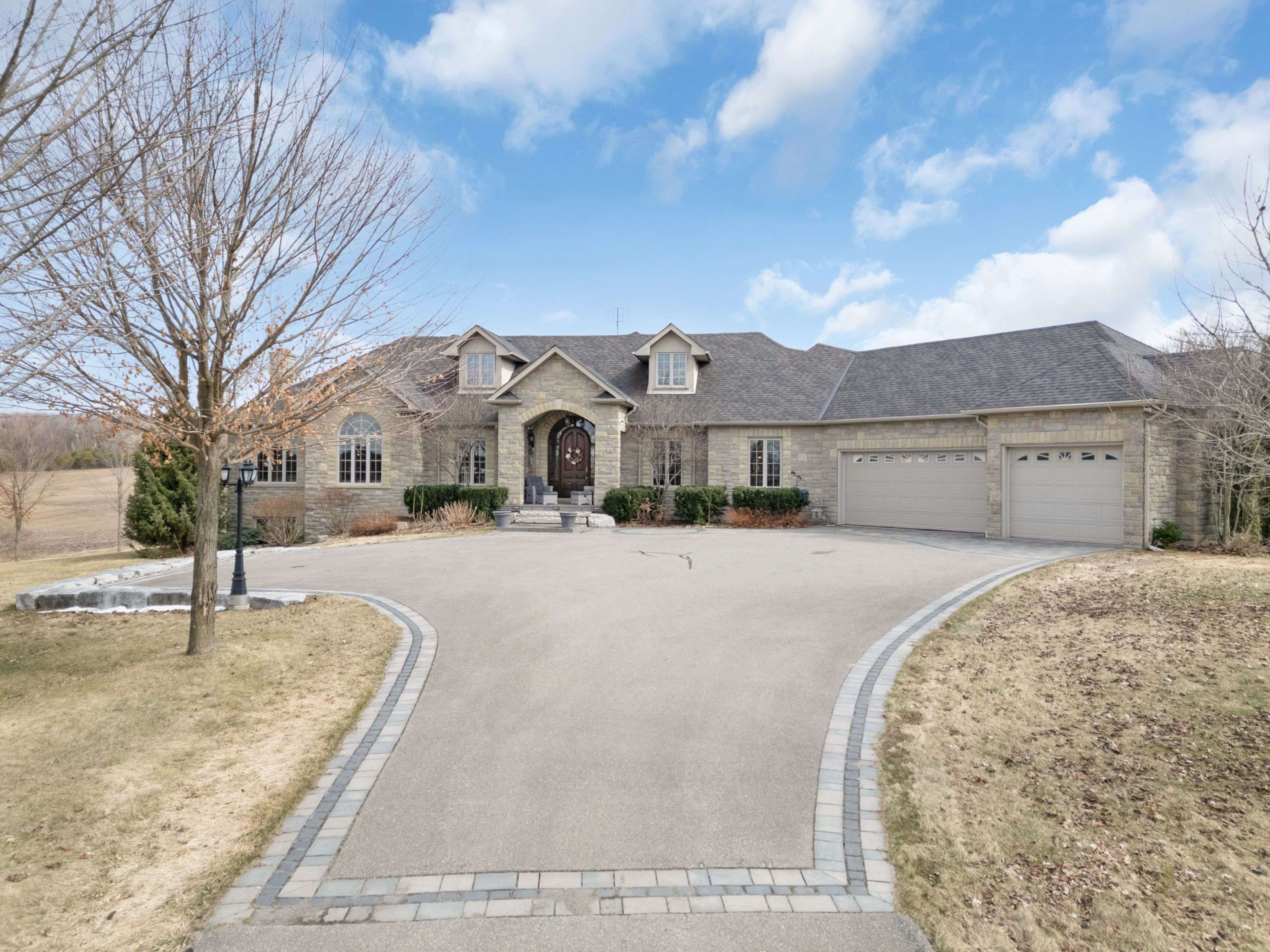 9797 Hunsden Side Road, Caledon, ON L7E 0J8