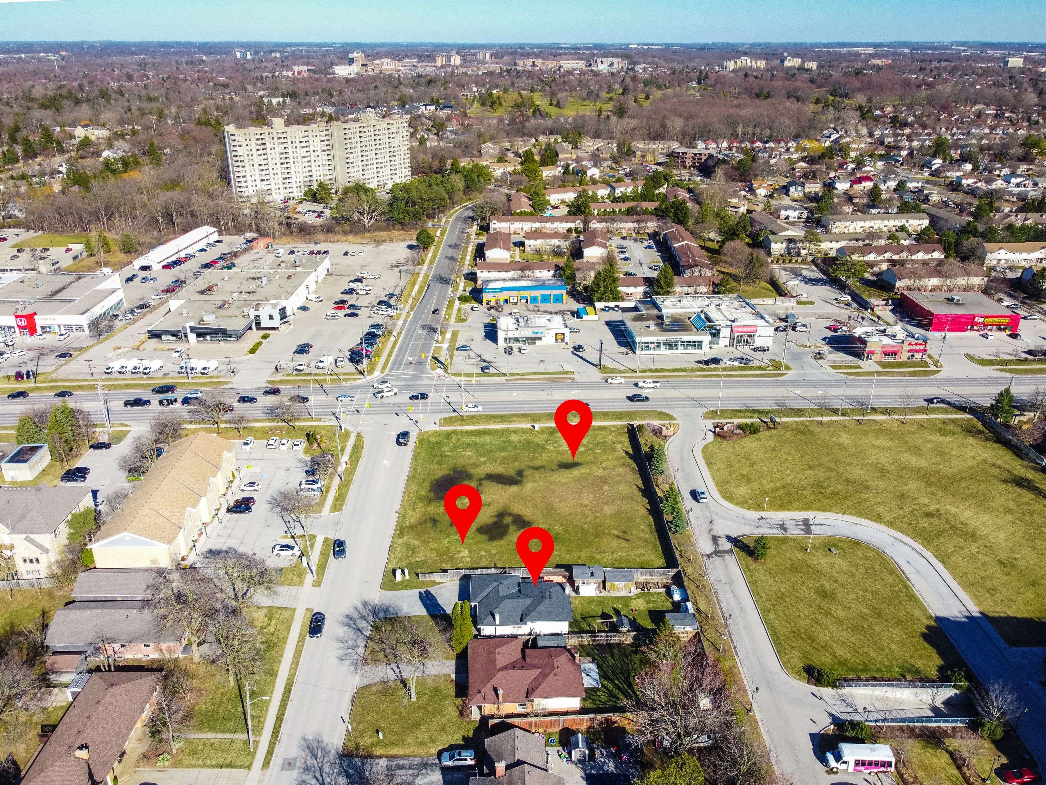 London South, ON N6J 2A2,17 Highview AVE W