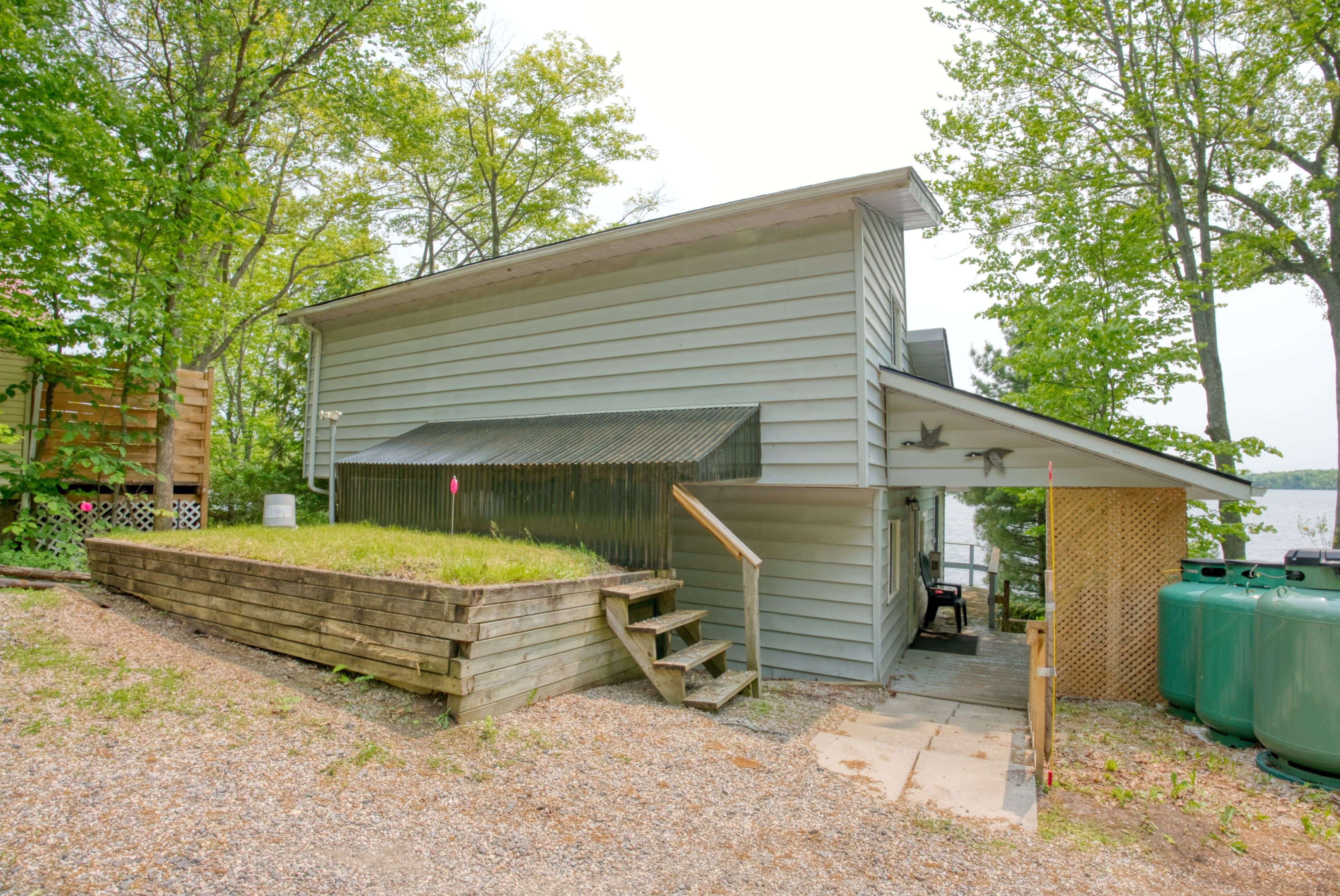 Frontenac, ON K0H 2B0,1981 Crow Lake RD