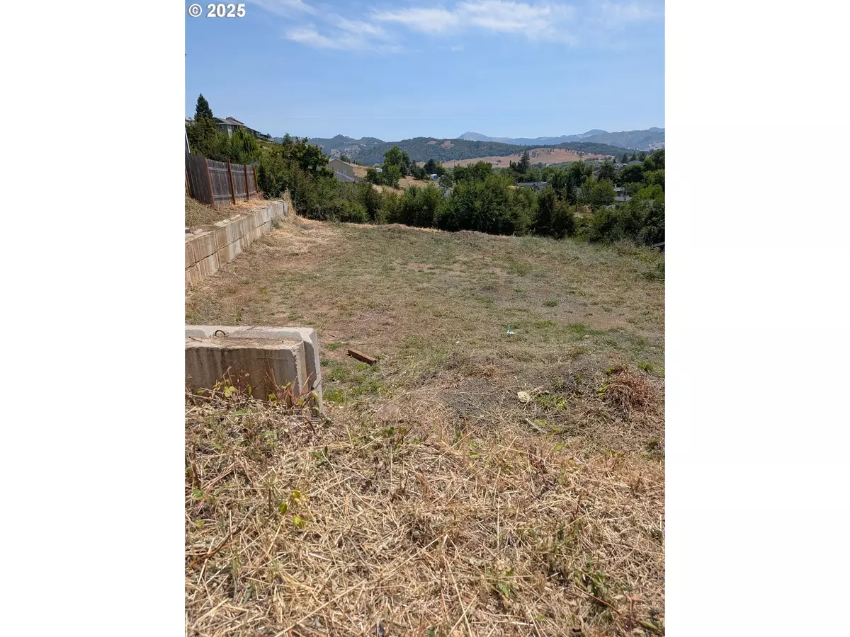 Roseburg, OR 97471,4705 MELODY LN