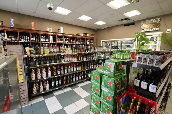 Calgary, AB T2A 2Z5,4100 Marlborough DR Northeast #6 B